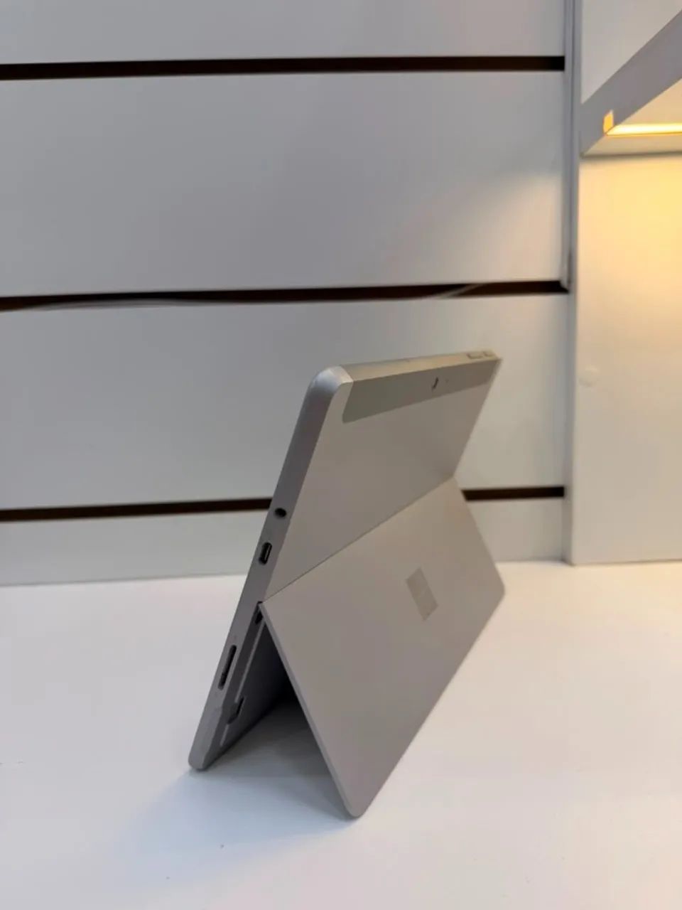Tablet Surface Go - Pentium Gold 4 GB RAM - 64 GB SSD      - Foto 4