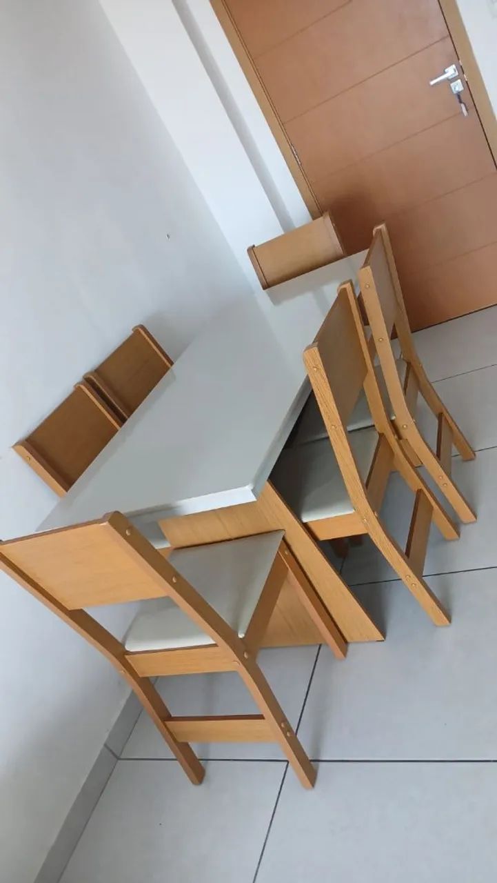 Mesa de Jantar com 6 Cadeiras - Foto 2