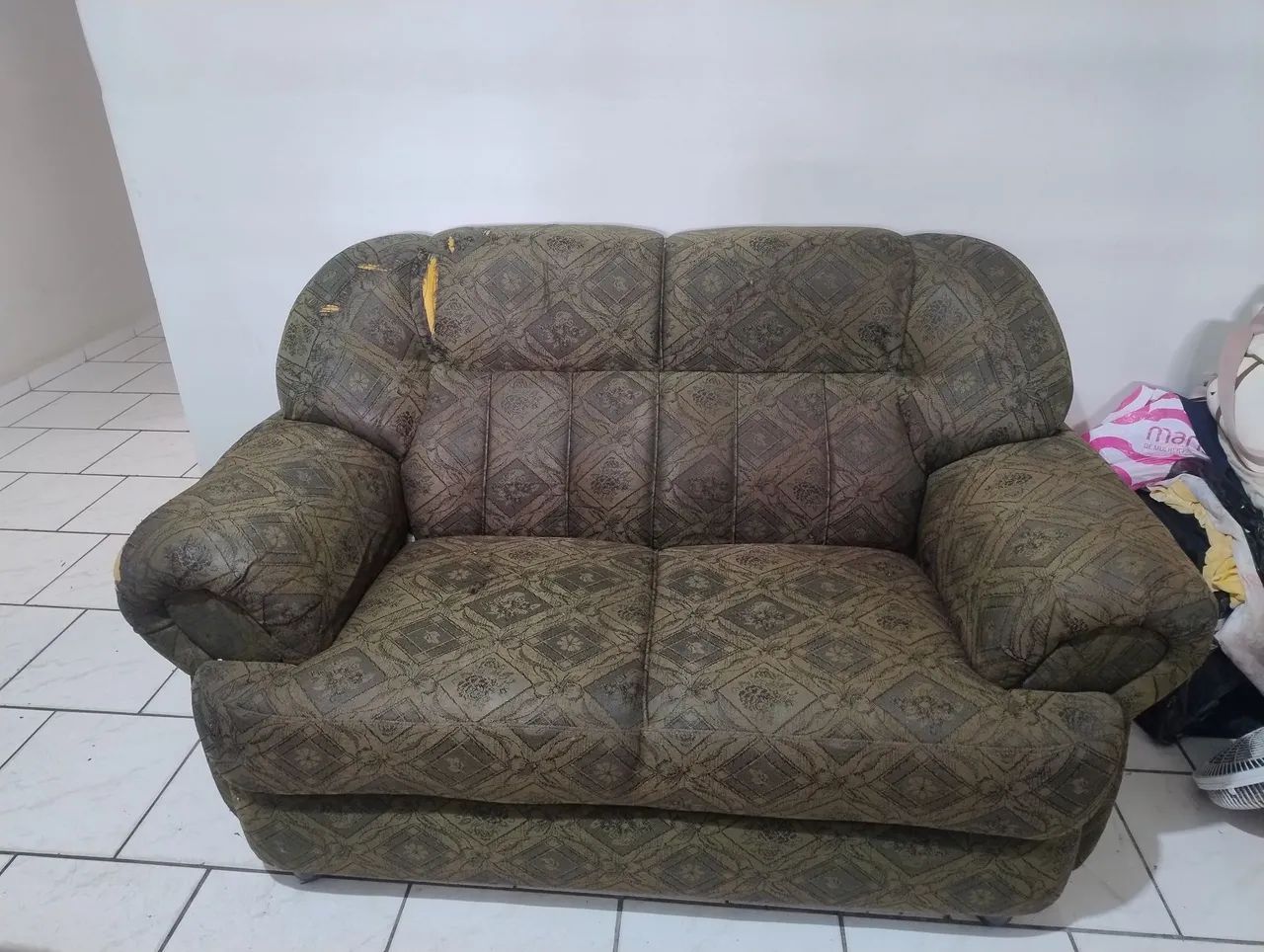 ?CONJUNTO DE SOFAS + PEZINHO - ROSEIRA/SP - Foto 3