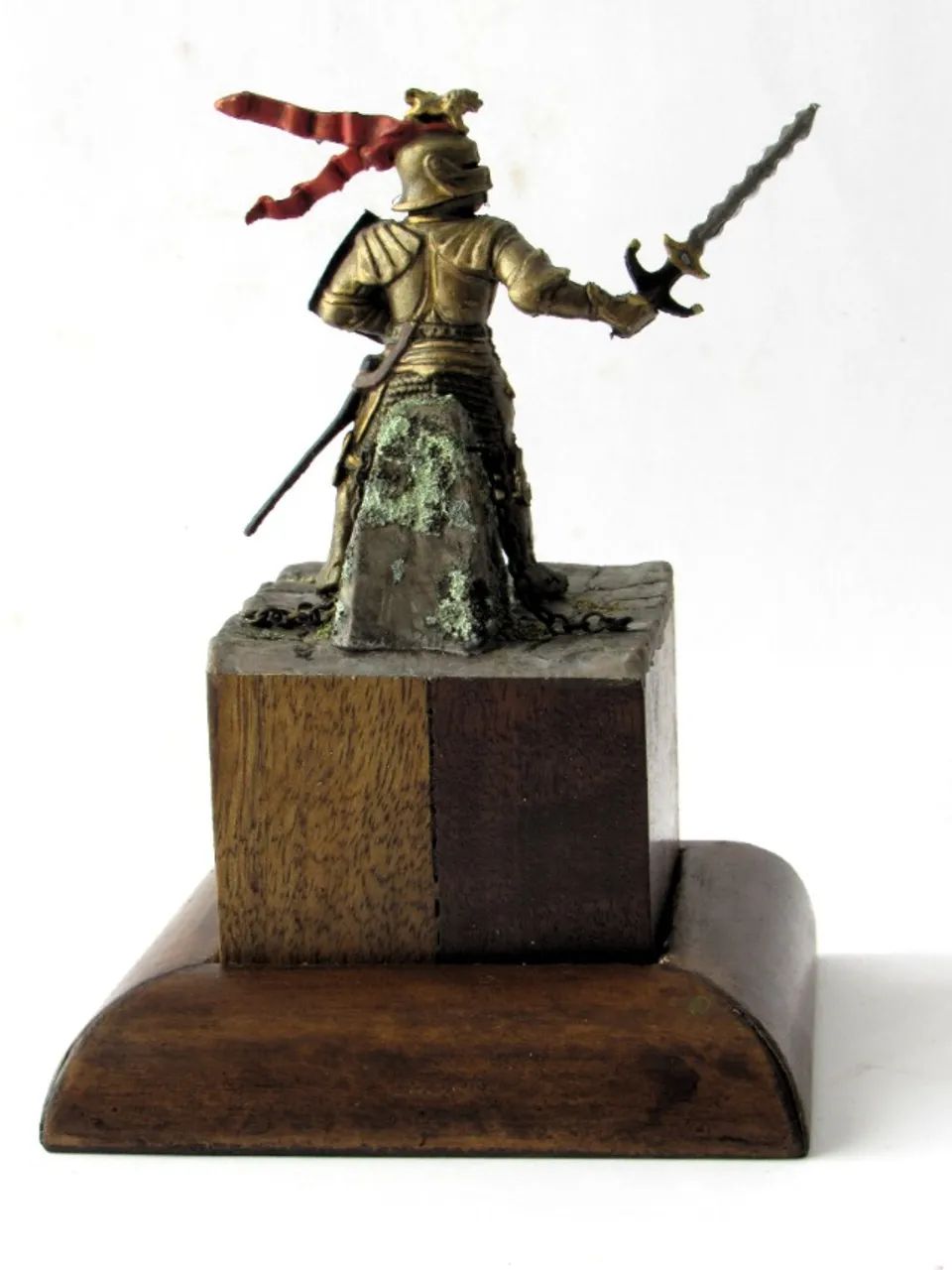 Cavaleiro Medieval Com Espada - Pintado À Mão - Foto 5