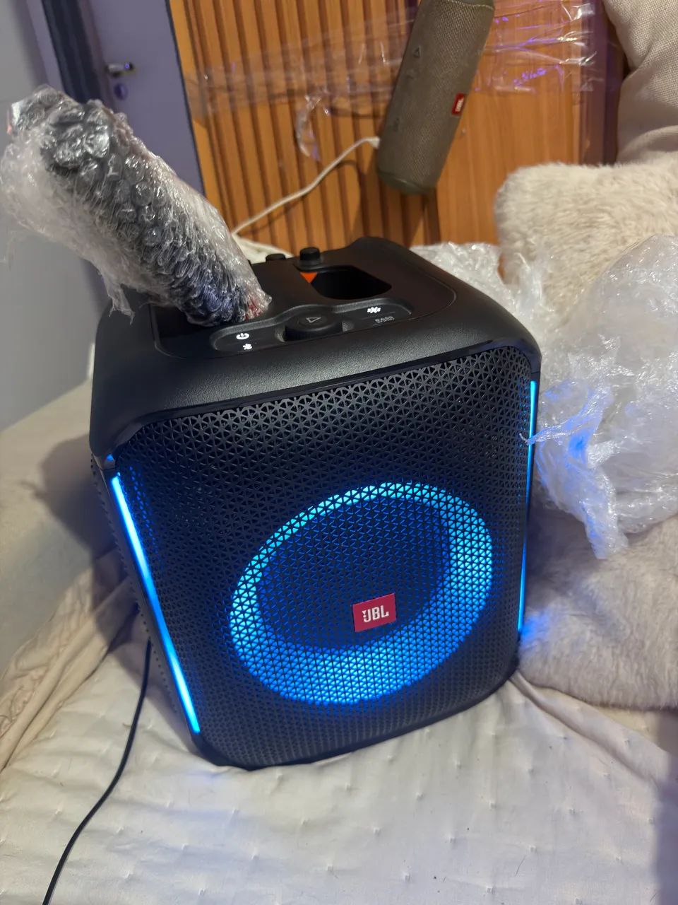 Caixa De Som Partybox Encore Com 2 Microfones Jbl Preta ORIGINAL  - Foto 5