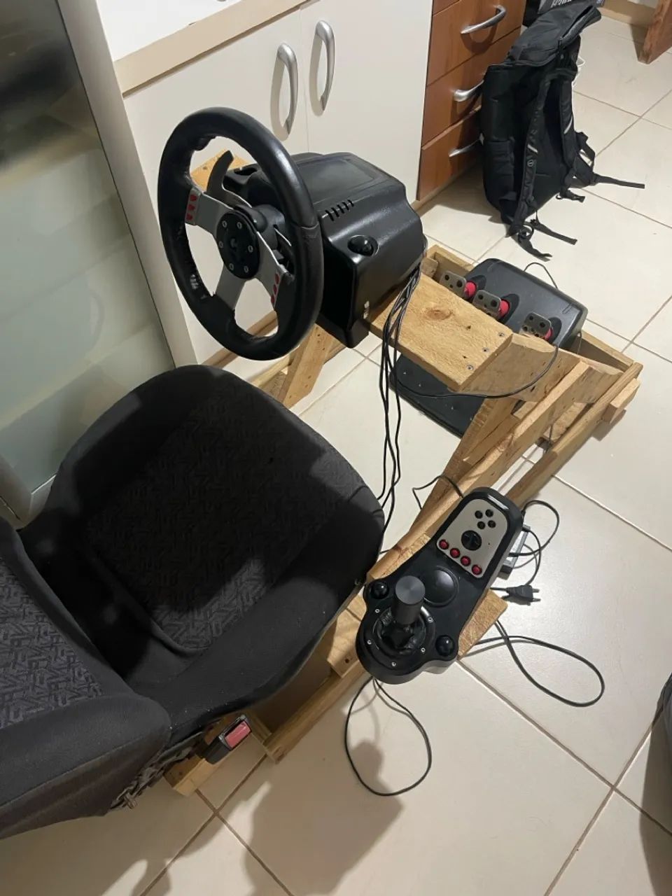 Cockpit g27 com banco de carro - Foto 2