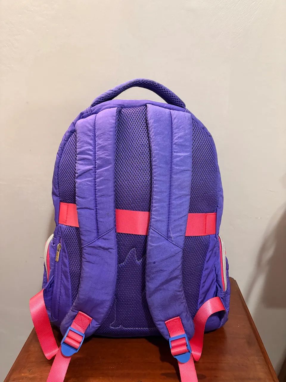 Vende-se Mochila RB com estojo - Foto 3