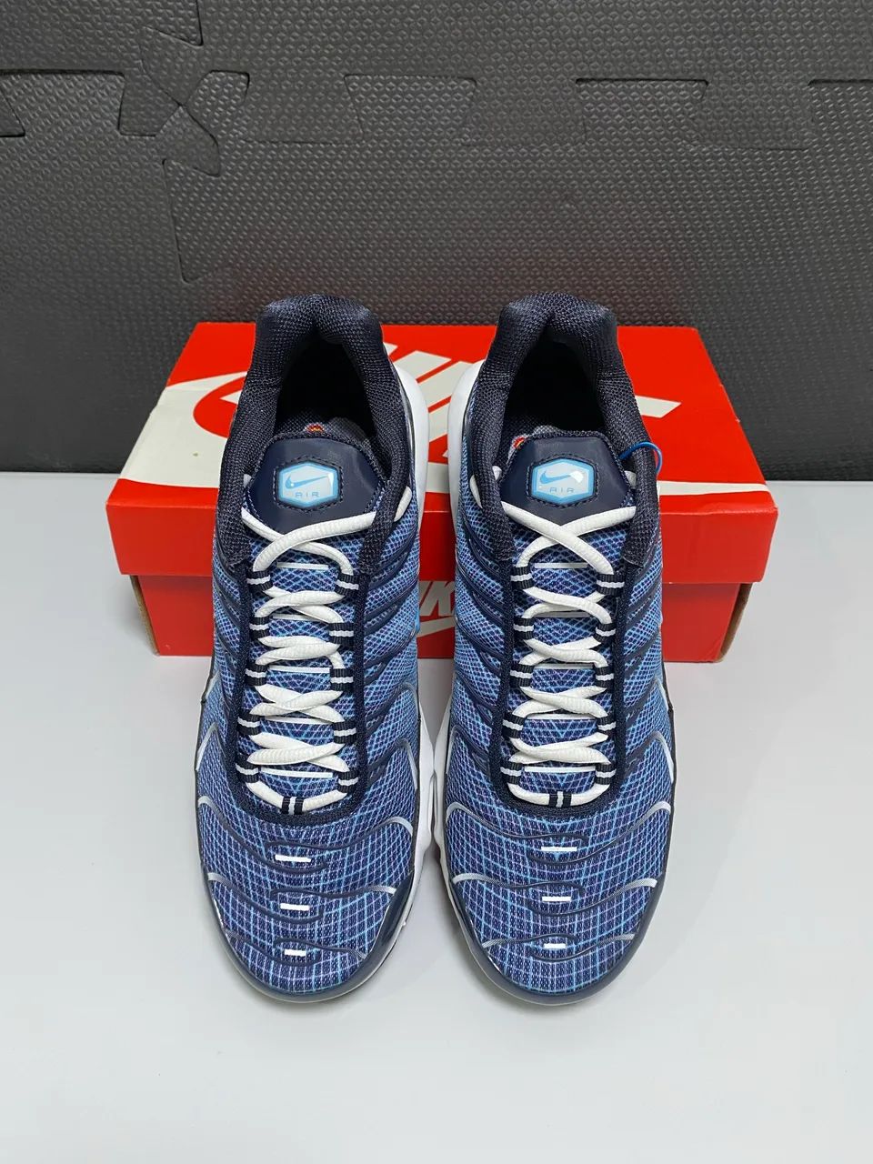 Nike Air Max Plus 'Dark Obsidian White Black' - Foto 2