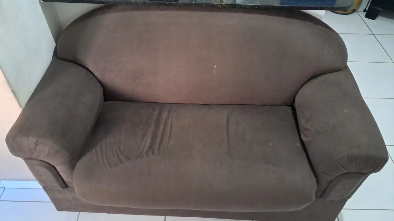 SOFÁ 2 LUGARES, SEM MARCAS DE USO, valor negociável 