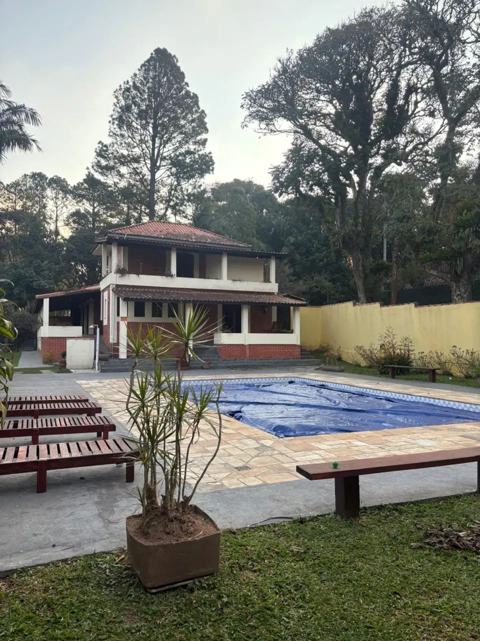 EXCELENTE CHÁCARA COM MUITA ÁREA VERDE EM OURO FINO - Foto 2