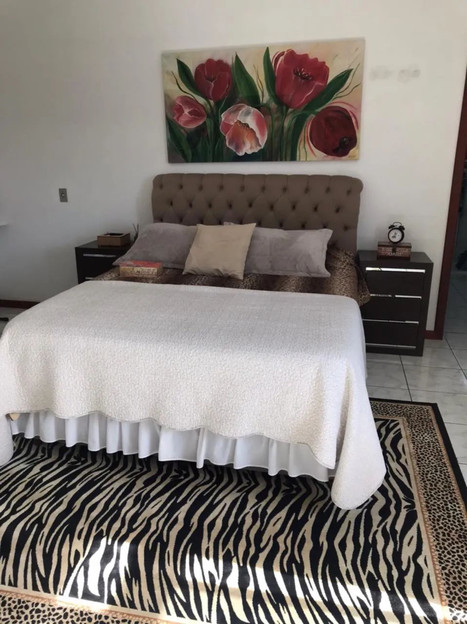 Alugo linda casa ampla e mobiliada - Foto 3