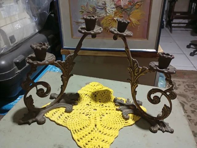 castiçal em bronze antigo trabalhado - Foto 4