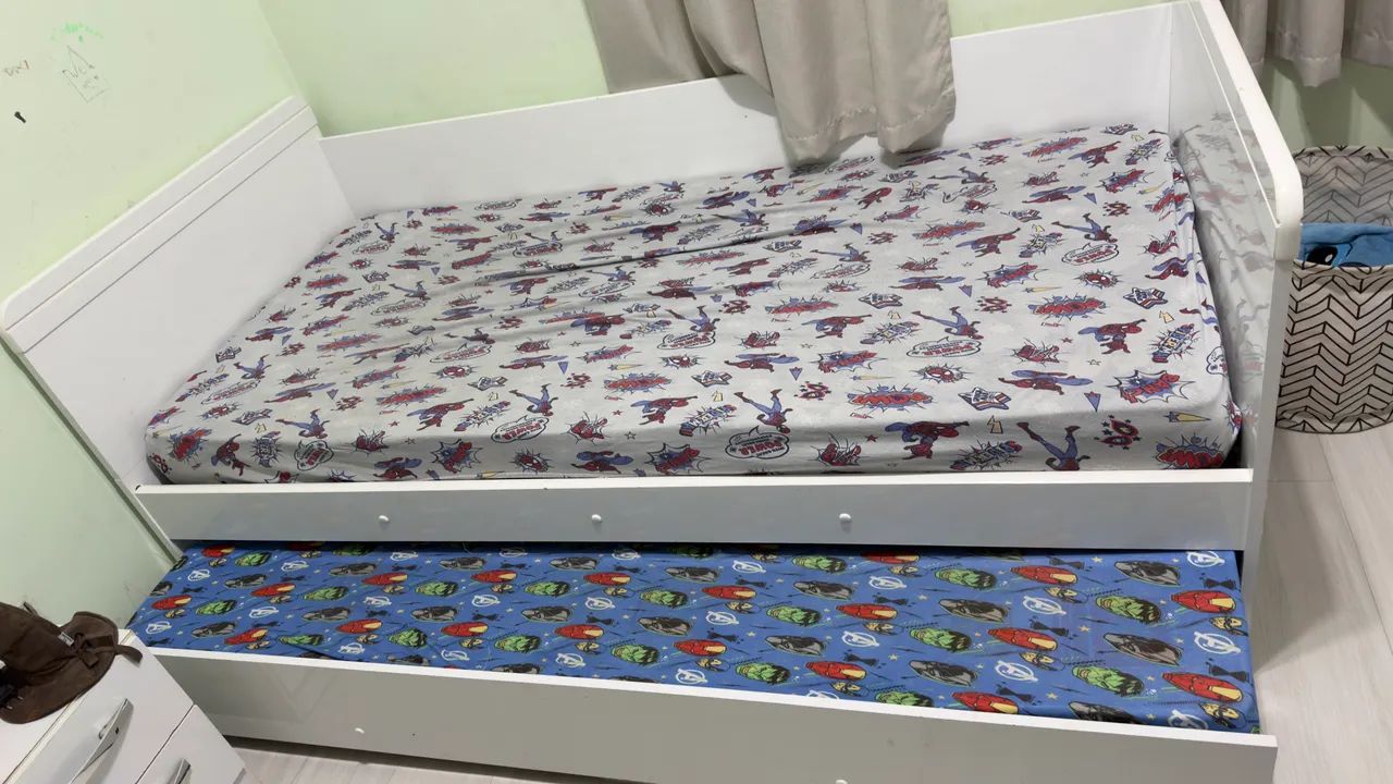 BI CAMA INFANTIL SEMI NOVA C/ 2 COLCHÕES
