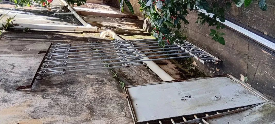 Vendo portão de ferro - Foto 2