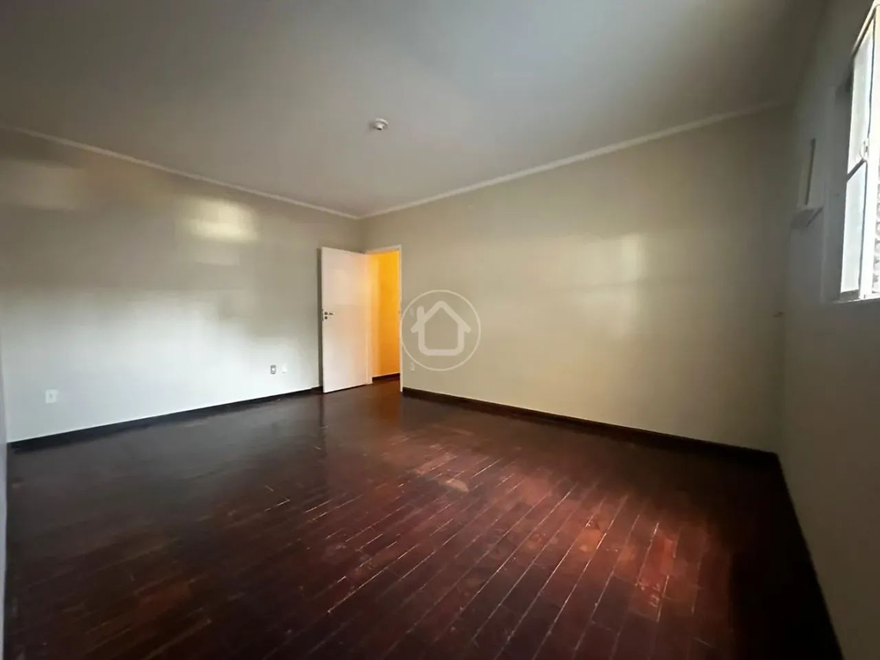 CASA COM 4 QUARTOS NO JARDIM JACY - Foto 5
