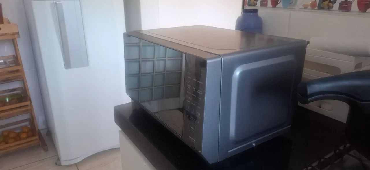 Microondas Midea 20 litros - Foto 2