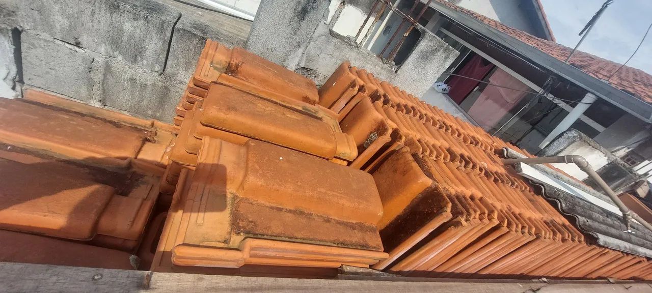Vendo telha romana  45 centavos cada 