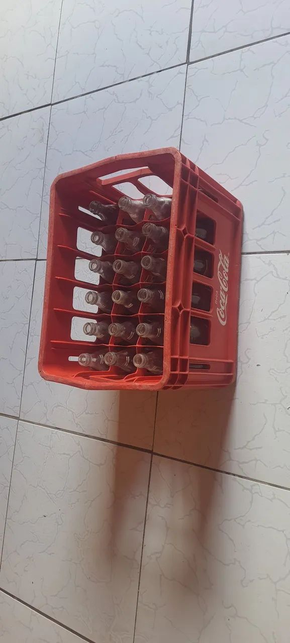 Caixa com 24 cascos coca ks 200 ml - Foto 2