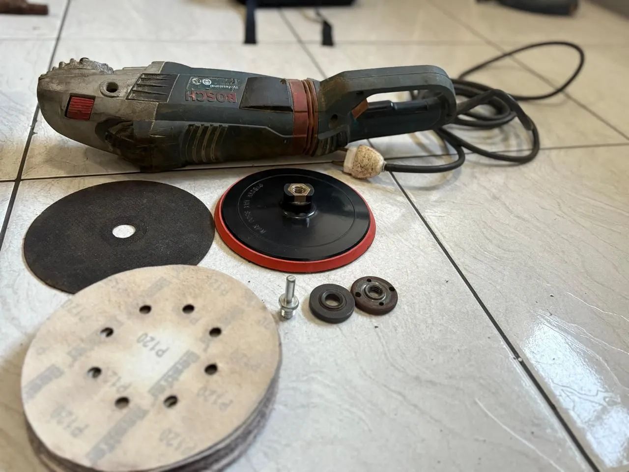 Lixadeira profissional Bosh 9 polegadas - Foto 3