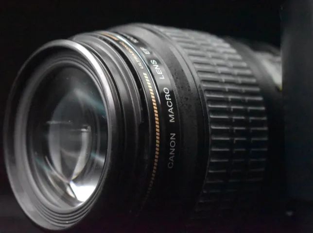 Lente Canon EF 100mm f/2.8 Macro USM