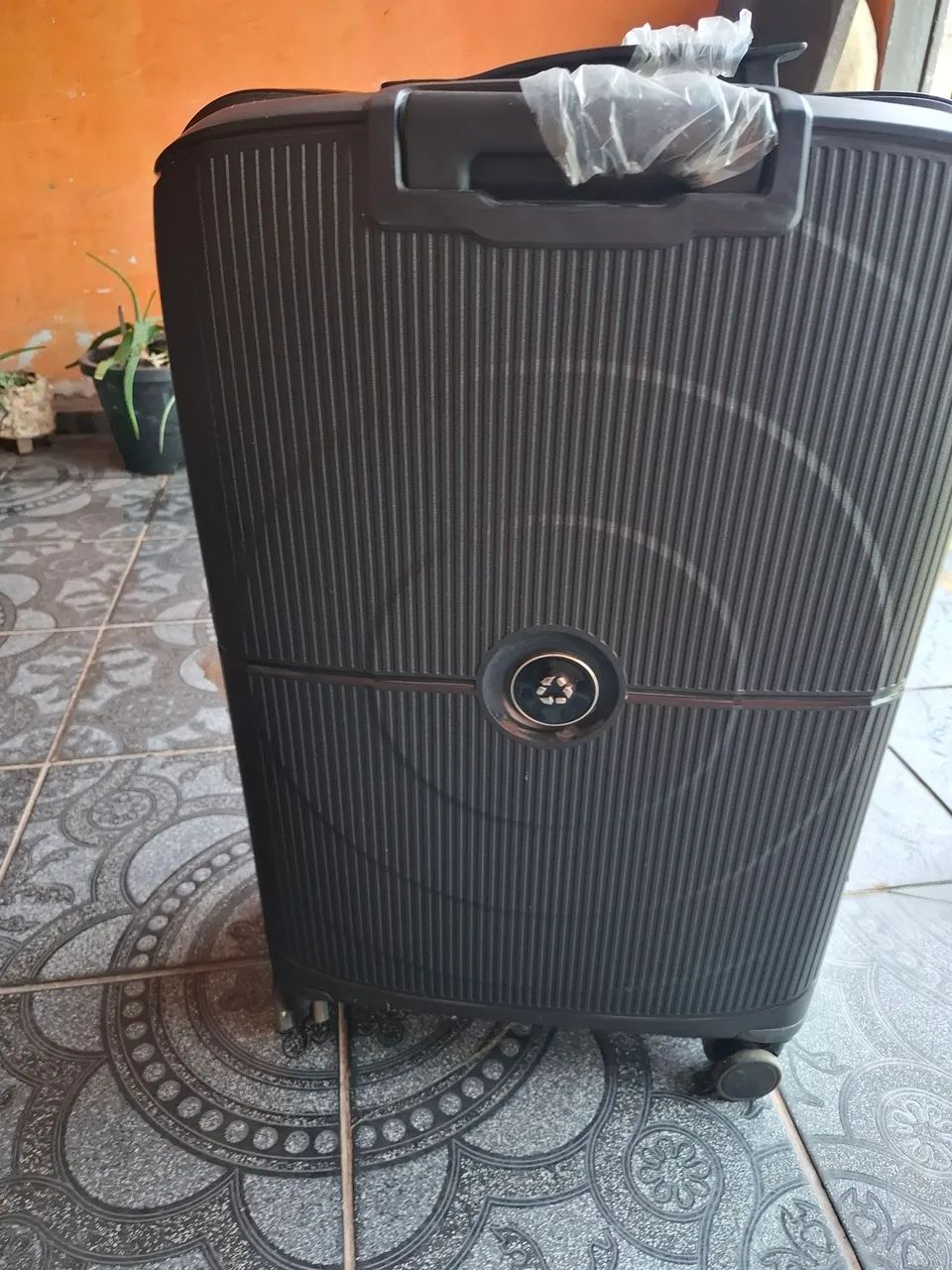MALA DE VIAGEM 32 KG PEQUENO DEFEITO - Foto 3