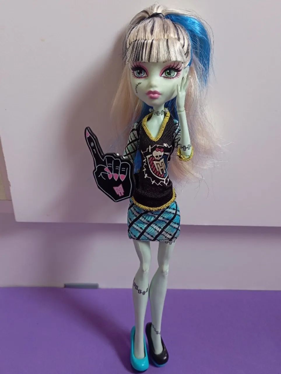 Boneca Frankie Stein Lider de Torcida Monster High 