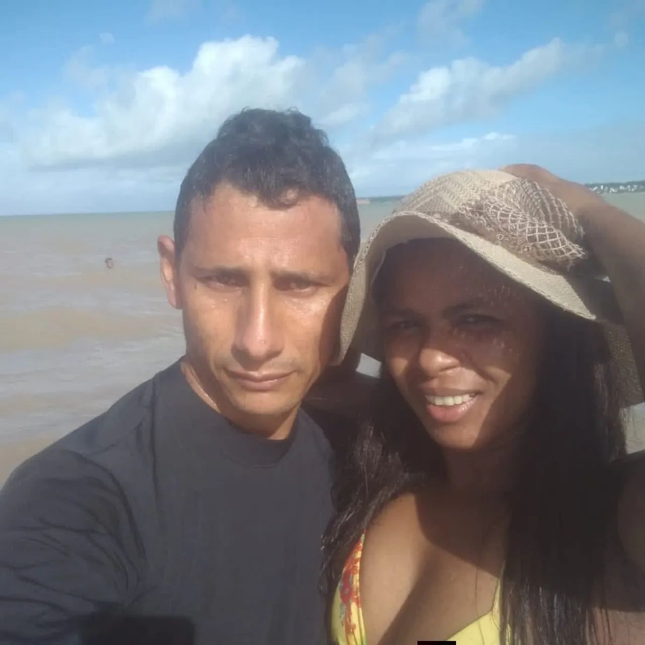 trabalho como zelador e faxineiro..