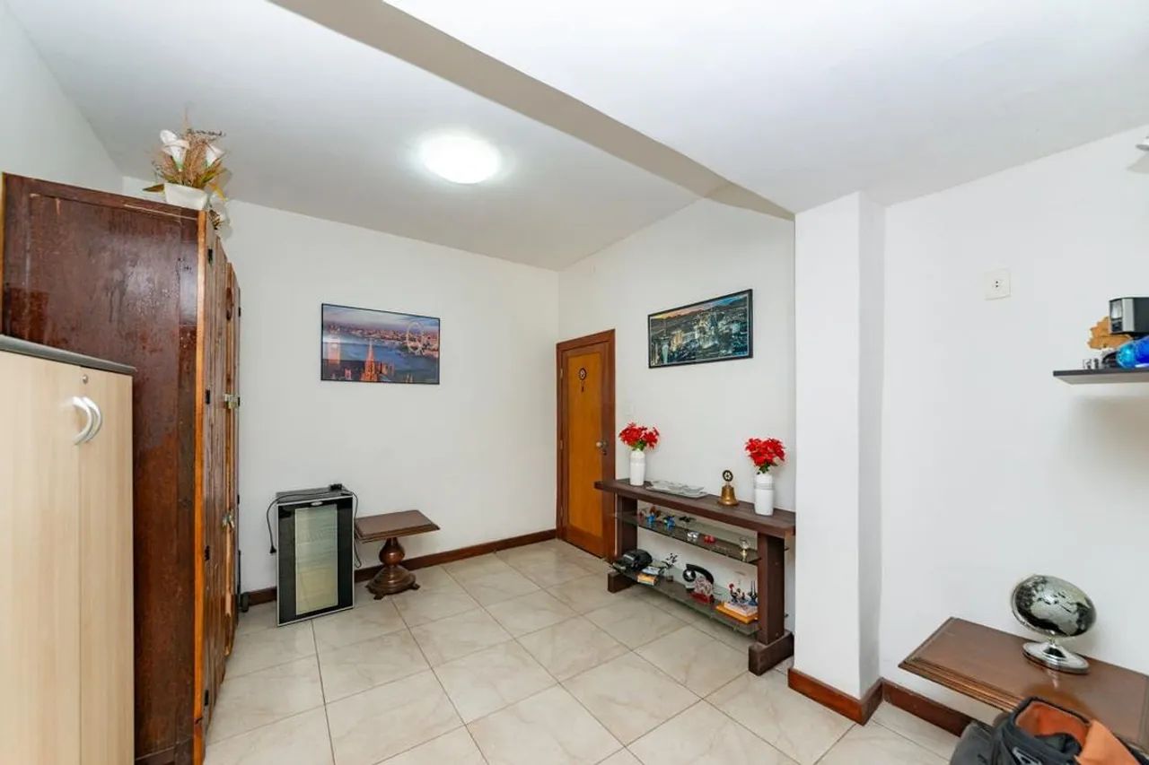 Casa à Venda - Coração Eucarístico, 8 Quartos, 401 m2