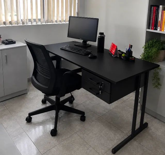 Mesas e cadeiras para escriório - Foto 5