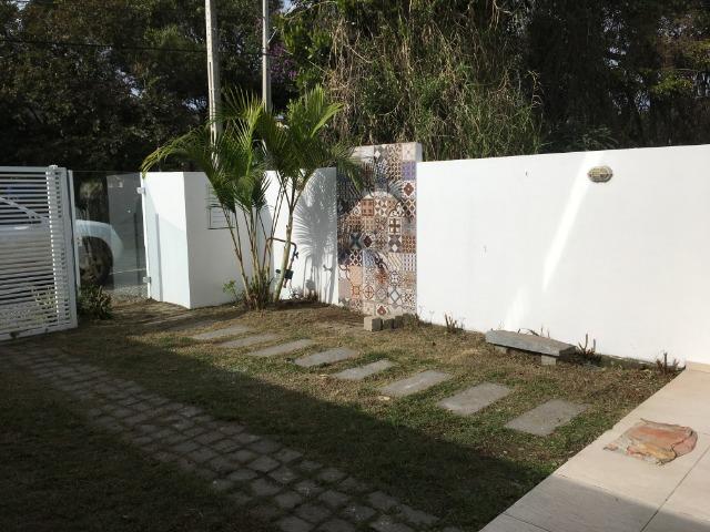 Bombinhas Sobrado 800m wifi ar 3 quartos churrasqueira varanda 1 vaga - Foto 2