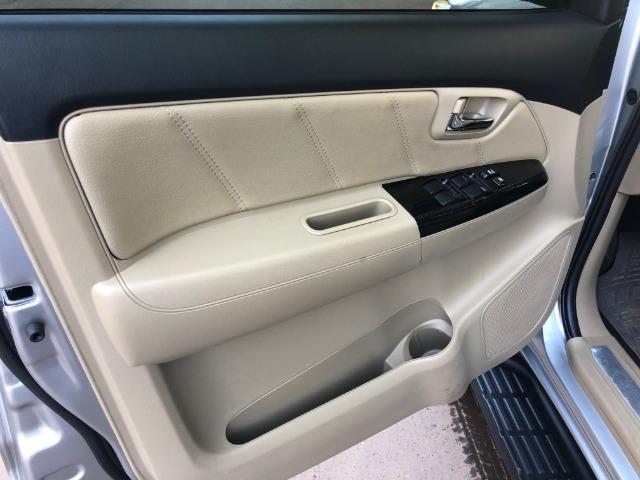Toyota Hilux SW4 5 lugares - absolutamente impecável - Foto 4