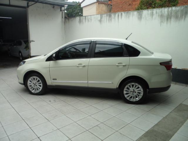 Fiat Grand Siena Essence 1.6 Sublime - Foto 5