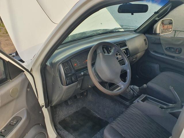 L 200 outdoor