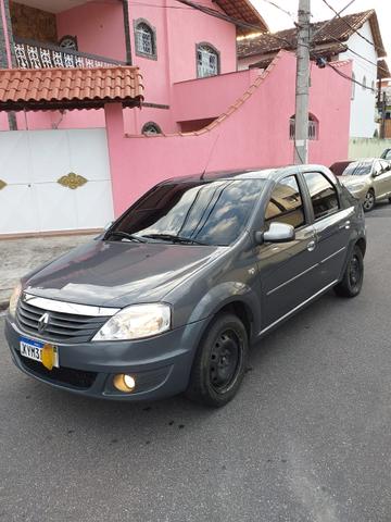 Vendo Logan 2011 completo com GNV 5a geração