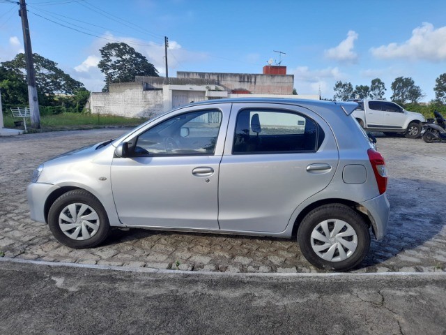 TOYOTA ETIOS HATCH