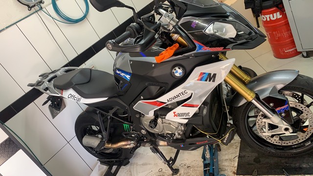 LINDA MOTO BMW XR 1000 RR