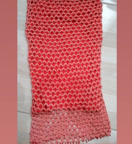 Saia de crochê midi