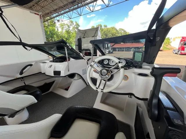 Lancha Focker 19 pés motor  2 Tempos Mercury 115 HP 69 horas 2012 - Foto 5