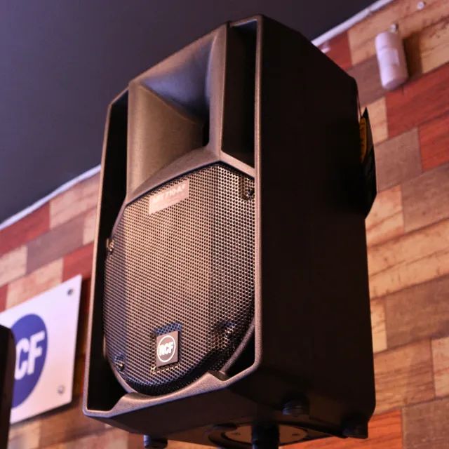 Caixa de Som Ativa RCF Art 710a - Foto 3