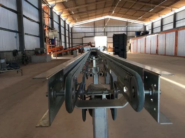 Máquina Vortex de fabricar Telha de Concreto- Uno 2000