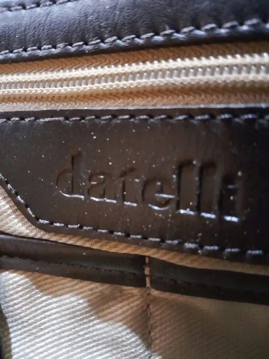 Pasta executiva, tipo envelope, em couro natural, da marca Datelli.  - Foto 4