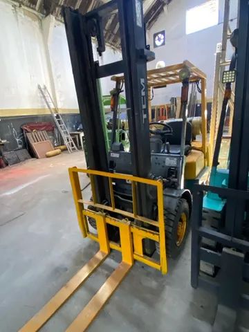Alugo empilhadeira automática TCM - Foto 4