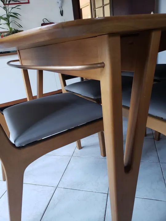 Mesa e cadeira de madeira maciça Tauari - Foto 4