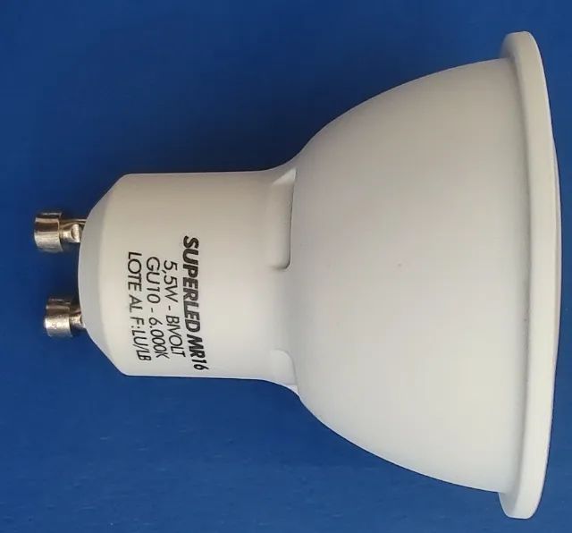 Pendente de Teto Branco: Bivolt 127V / 220V, GU10, interno, usado, brinde lâmpada - Foto 3