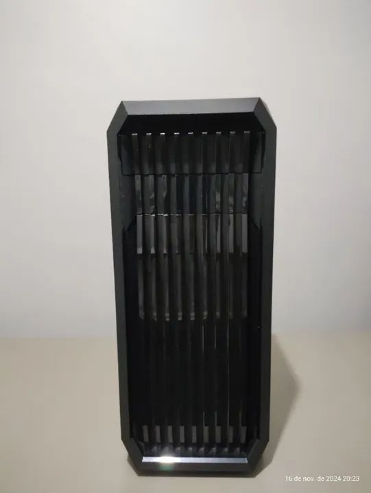 Desktop i5 7600K 3.8 GHZ 12 GB RAM