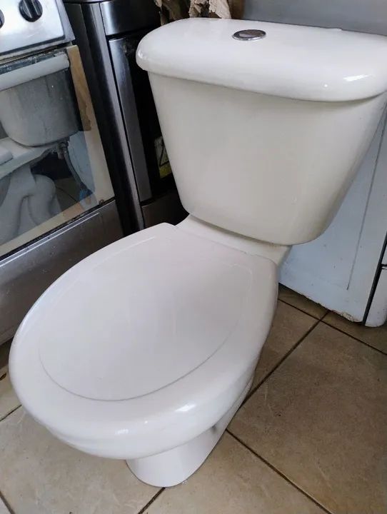 Vaso Sanitário Branco com caixa Acoplada Ideal Standart 