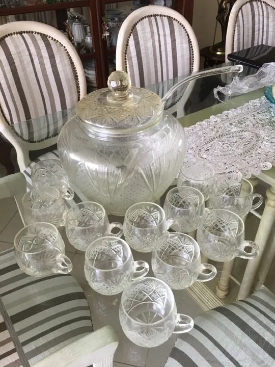 Antiga Poncheira de Cristal