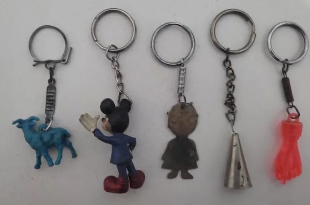 Lote Com 5 Chaveiros antigos do Mickey Disney, Bode, Mão De Figa, Sineta, boneca - Foto 3