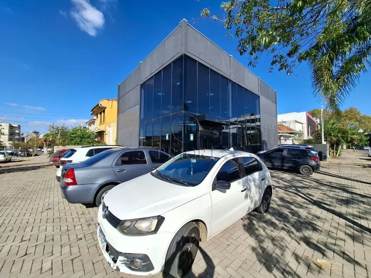LOJA DE ESQUINA 400 M² +10 VAGAS