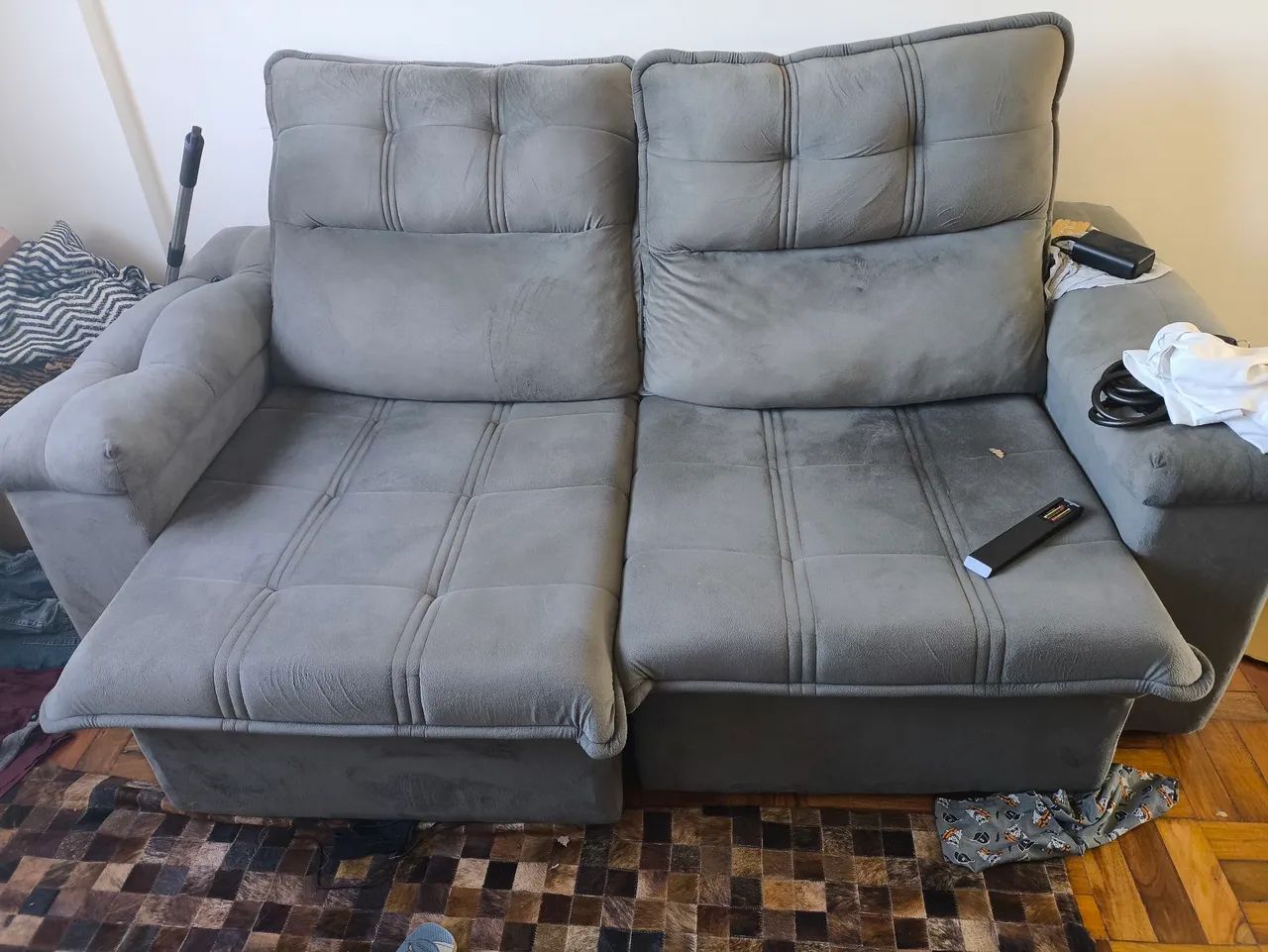 Sofá de 3 lugares cinza