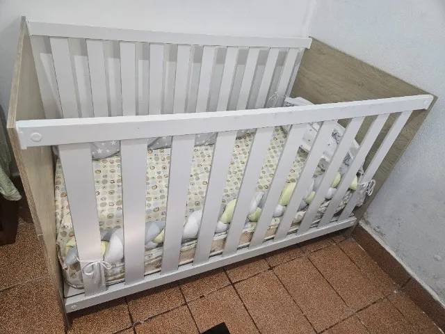 Berço 3 em 1 (berço, cama e sofá)