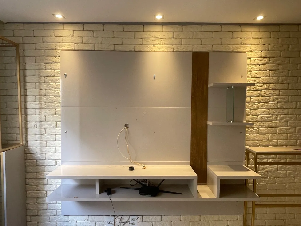 Painel para TV Branco Moderno