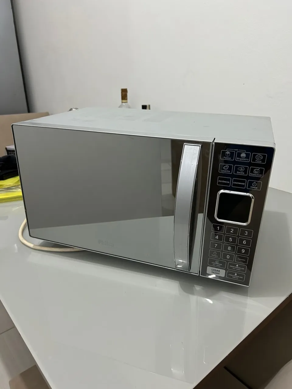 Micro-ondas Philco com design moderno e funcionalidades
