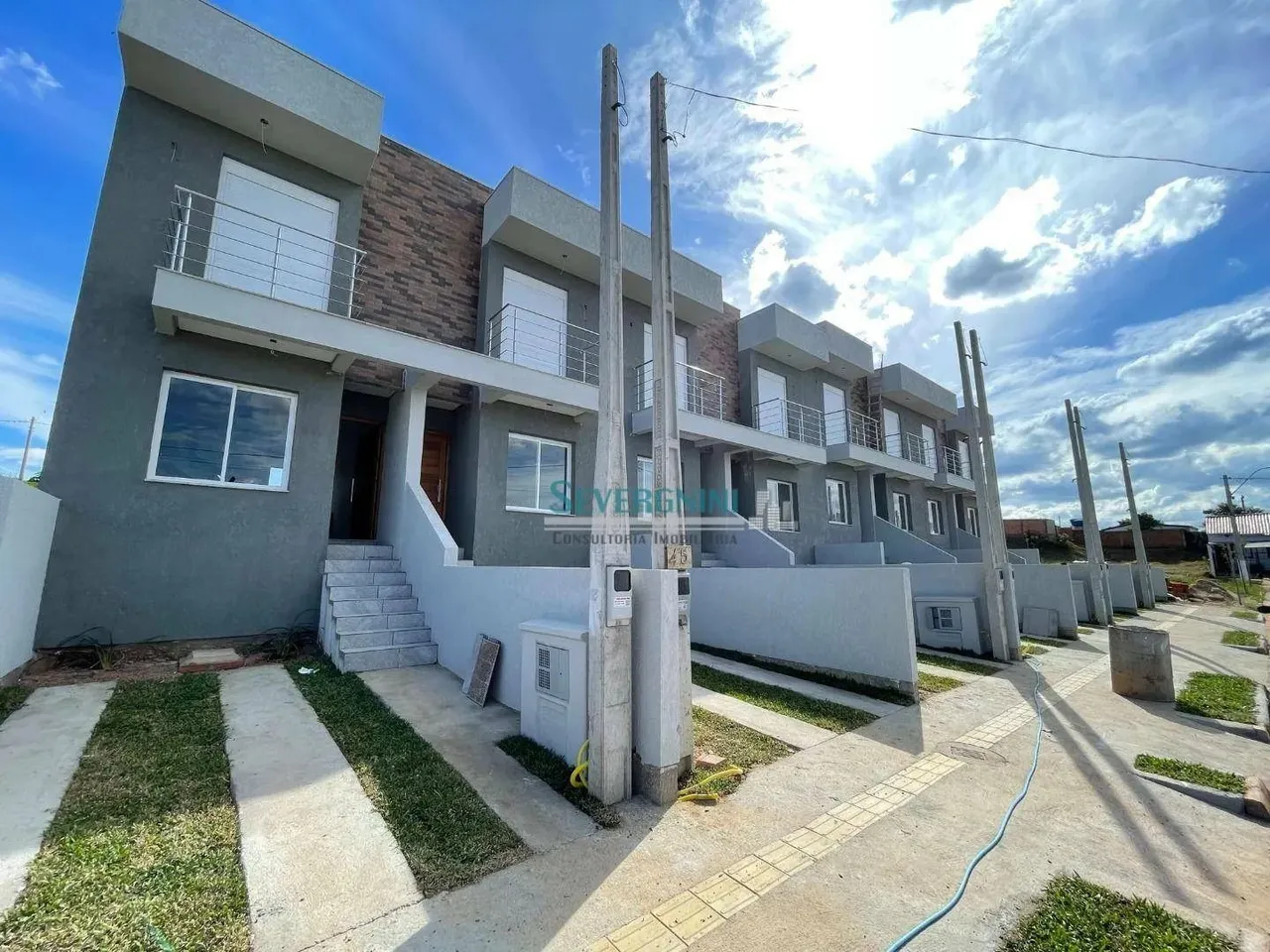 Sobrado com 2 dormitórios à venda, 68 m² por R$ 359.000,00 - Terranova - Gravataí/RS
